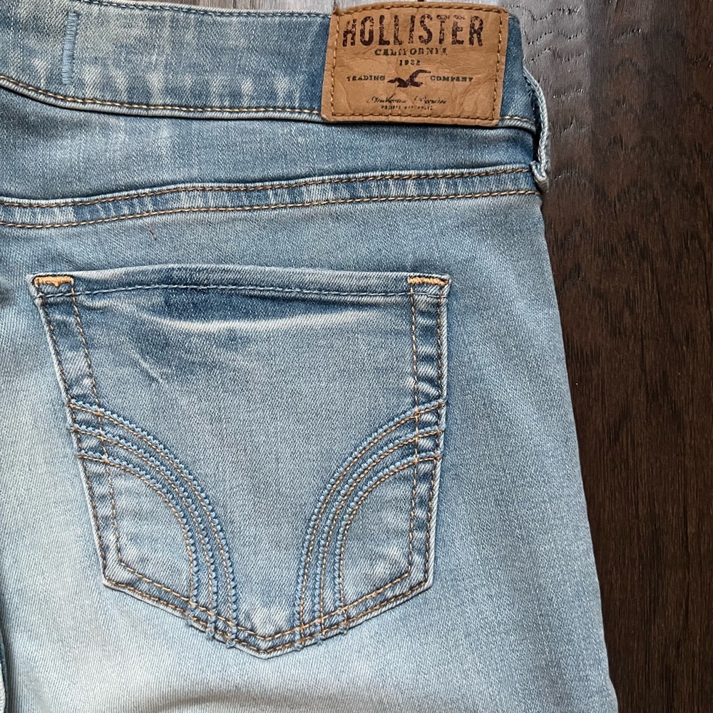 Hollister Low-Rise Super Skinny Jeans - Picture 8 of 8